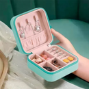 Mini Porta-Jóias Elegance – Leve seus acessórios com estilo e segurança!