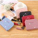 Carteira Love Charm – Estilo, Delicadeza e Praticidade em Cada Detalhe!