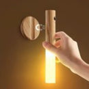 Luminária Bastão LED com Sensor de Movimento – Iluminação Automática e Recarregável!